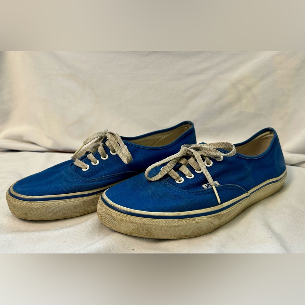Vans Authentic Shoe in Men’s size 10 royal blue with navy soles